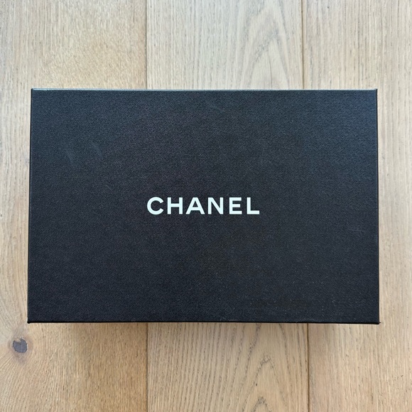 Authentic Chanel Suede Quilted Lambskin Silver Jeweled CC Thong Sandals - Picture 11 of 13